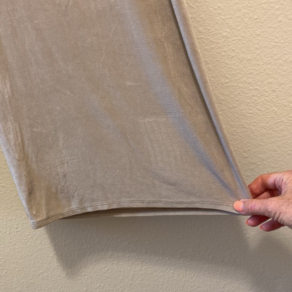 CHICO’S TRAVELERS CLASSIC
Wide-Leg Crop Pants in tan - Picture 4 of 5